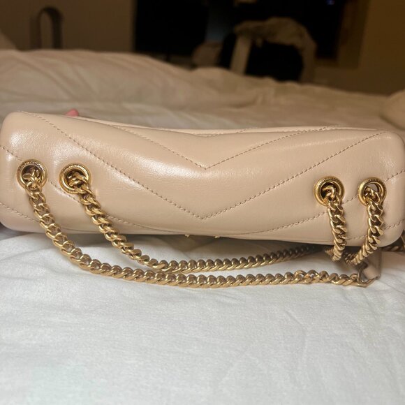 YSL  - Loulou Small YSL Shoulder Bag in Quilted Leather - Picture 8 of 17